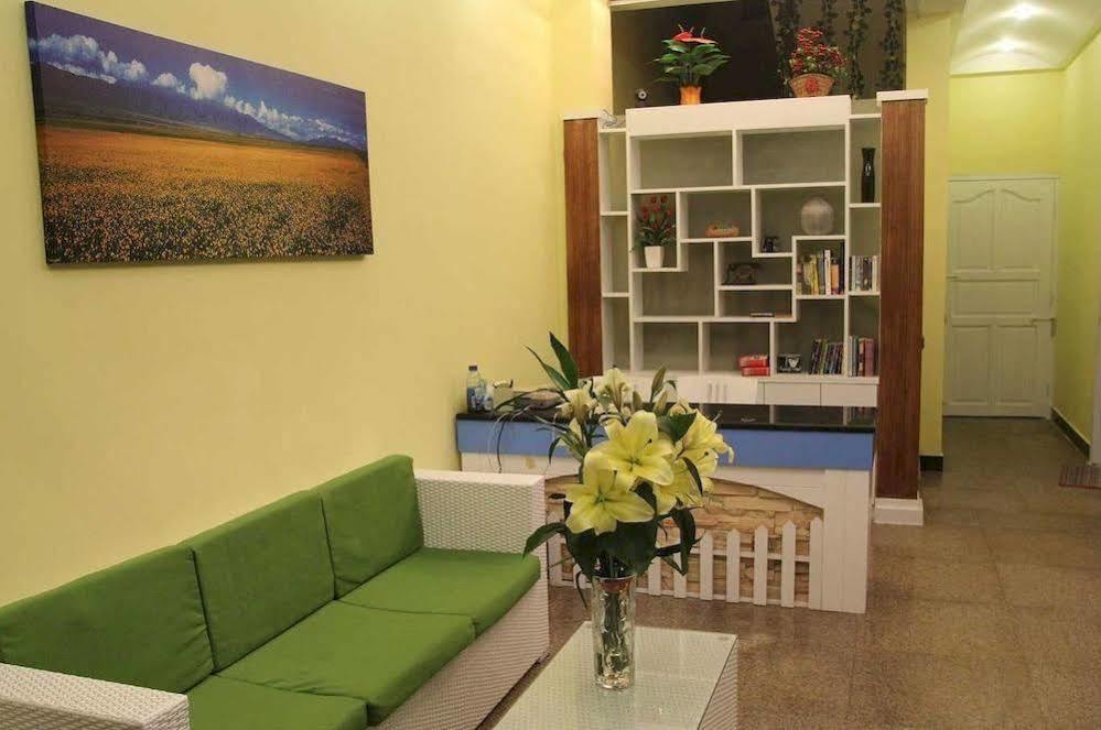 Tiffany Hostel Yangshuo Exterior foto