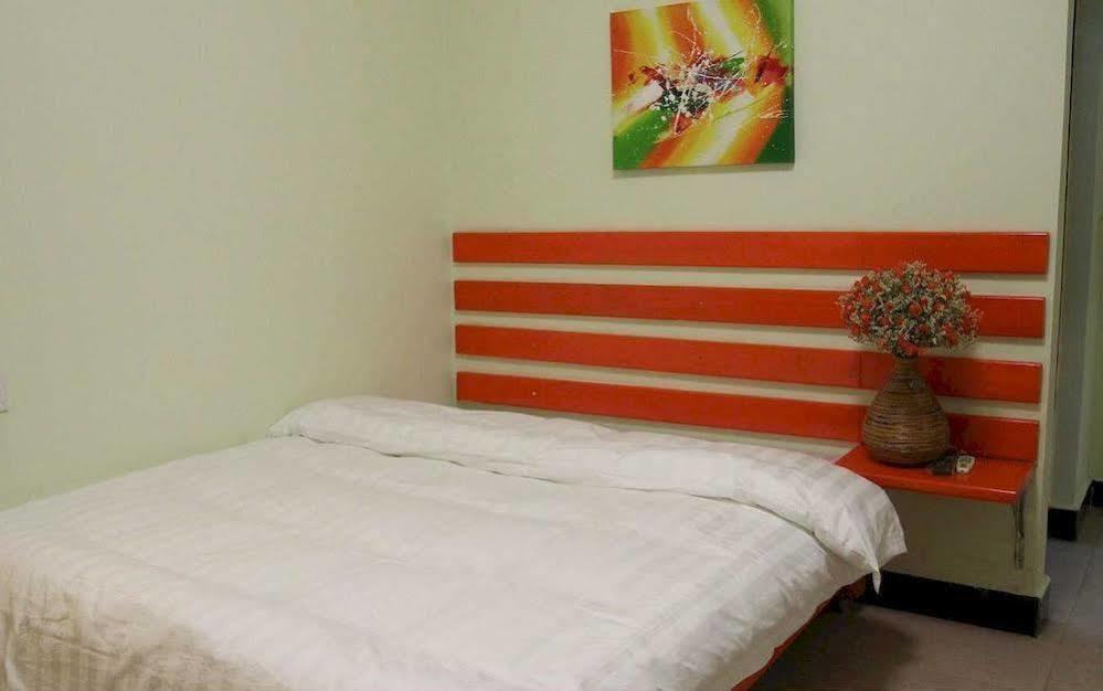 Tiffany Hostel Yangshuo Exterior foto